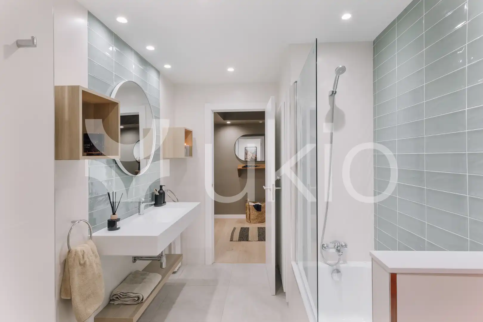 Bany de Apartament de lloguer en Barcelona amb Aire condicionat, Calefacció i Moblat