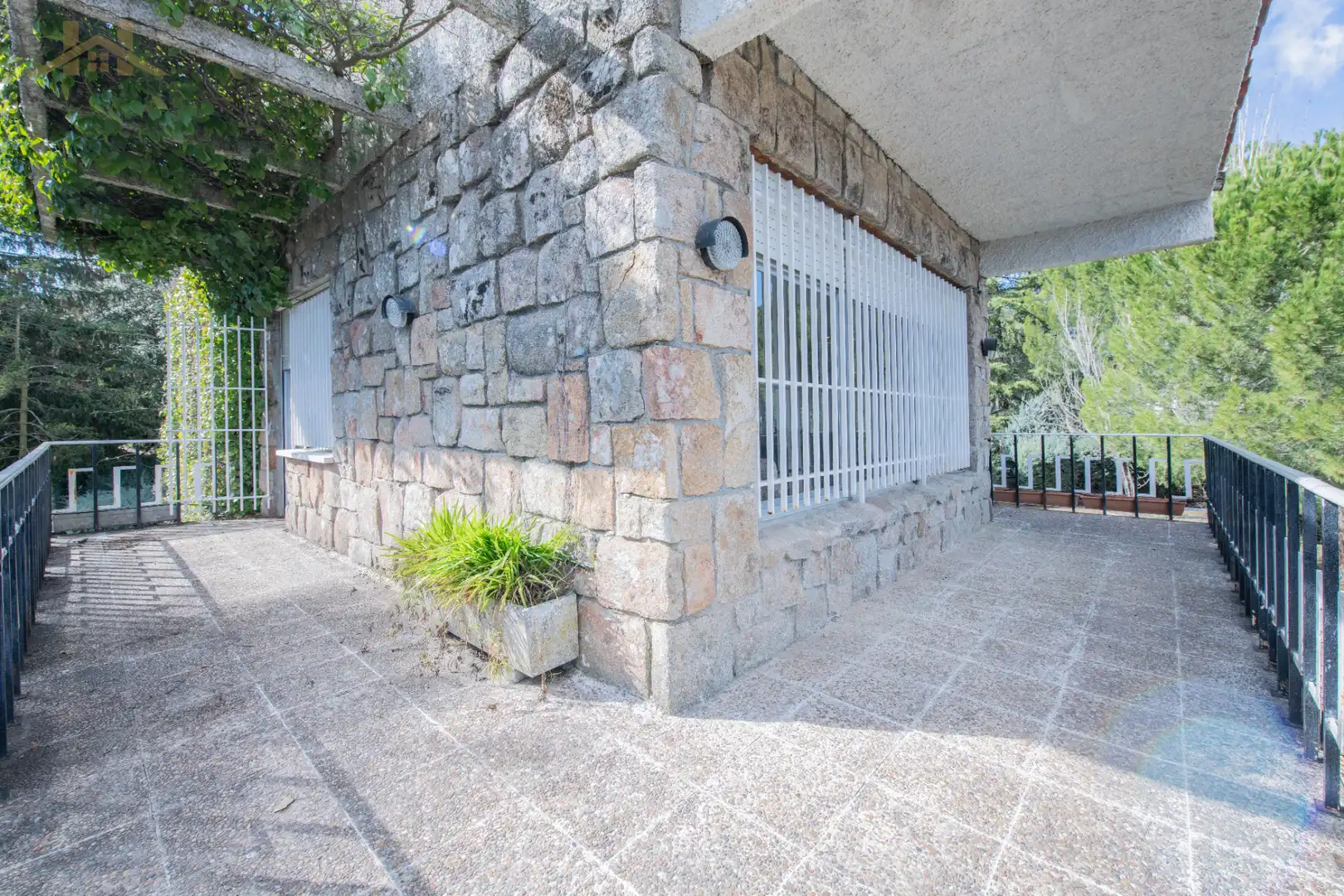 Vista exterior de Casa o chalet en venta en Galapagar con Calefacción, Jardín privado y Terraza