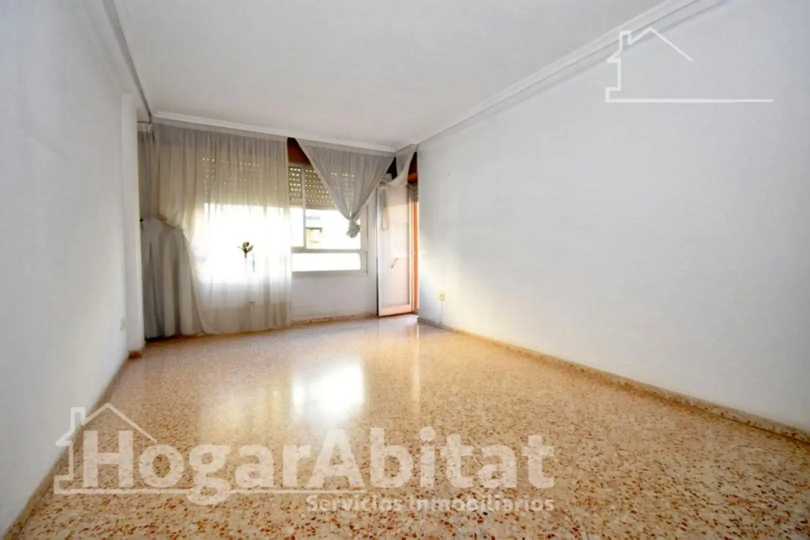 Habitación de Piso en venta en Castellón de la Plana / Castelló de la Plana con Trastero y Balcón