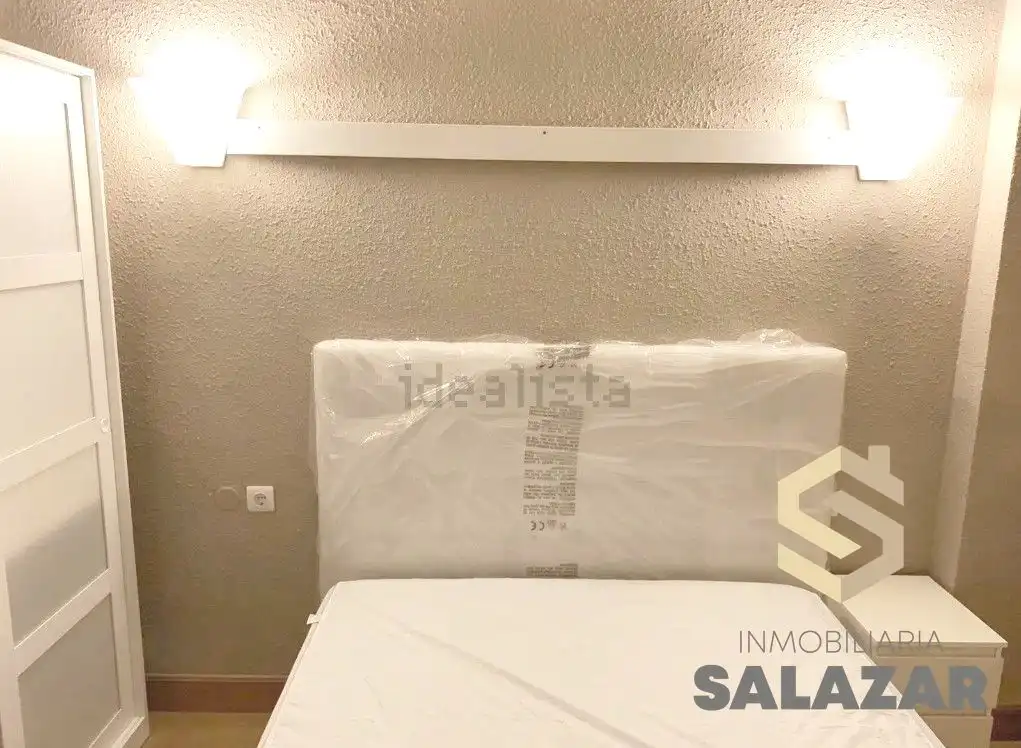 Bedroom of Flat for rent in Bilbao   with Heating and Balcony