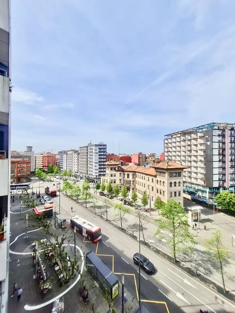 Vista exterior de Piso en venta en Gijón  con Parquet y Amueblado