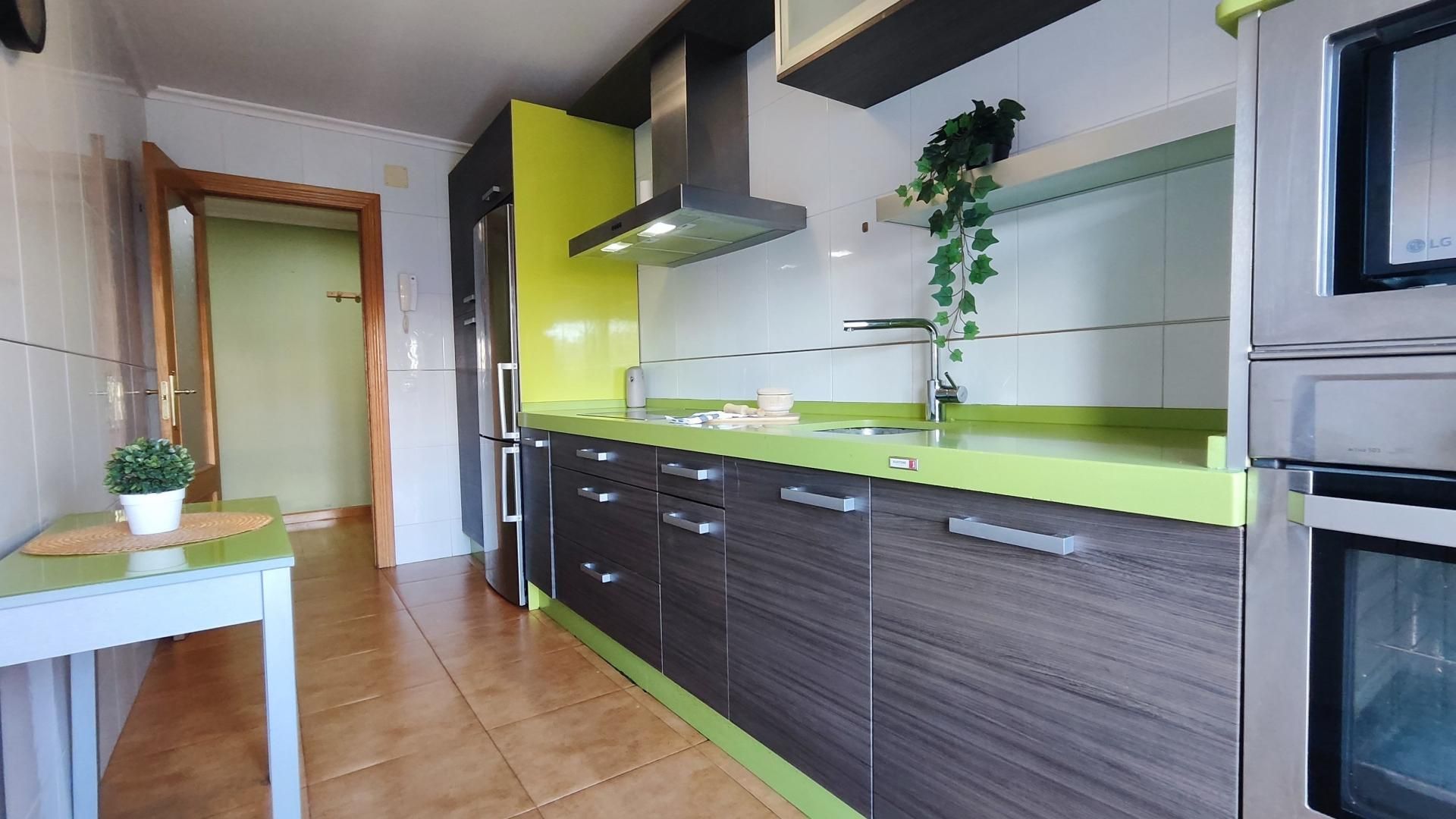 Cuina de Apartament en venda en San Andrés del Rabanedo amb Calefacció i Terrassa