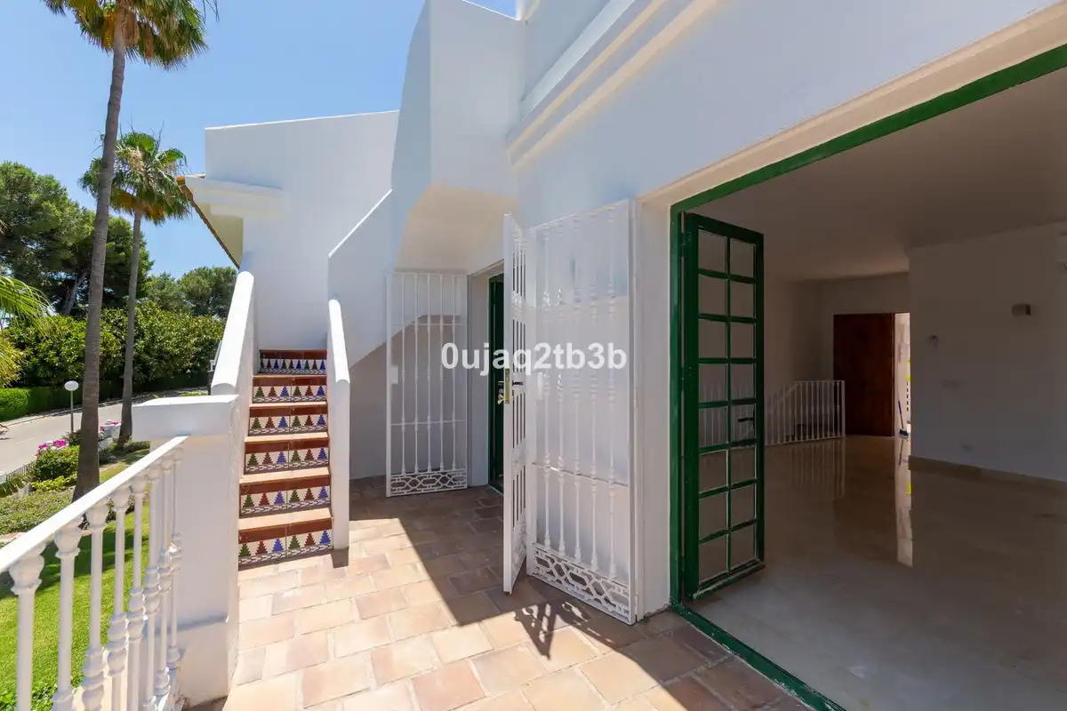 Detached homes for rent in Marbella  with Air Conditioner, Private garden and Terrace