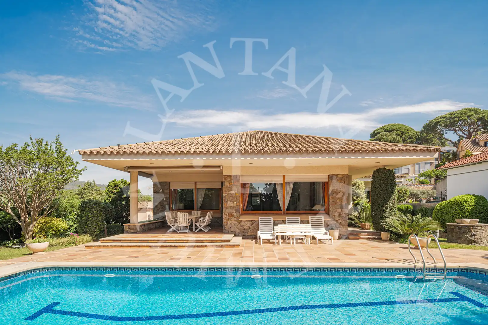 Vista exterior de Casa o chalet en venta en La Garriga con Aire acondicionado, Calefacción y Jardín privado