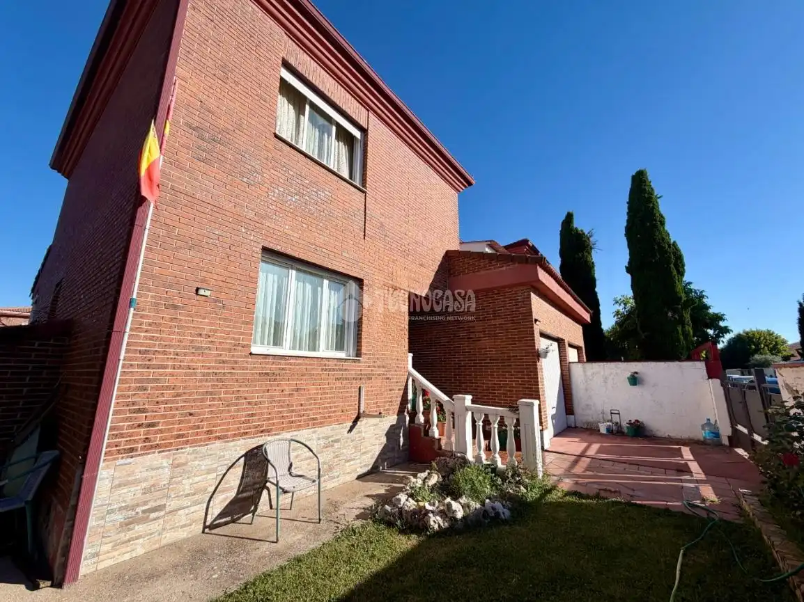 Casa pareada en venta en Villanueva de la Torre, imagen 4