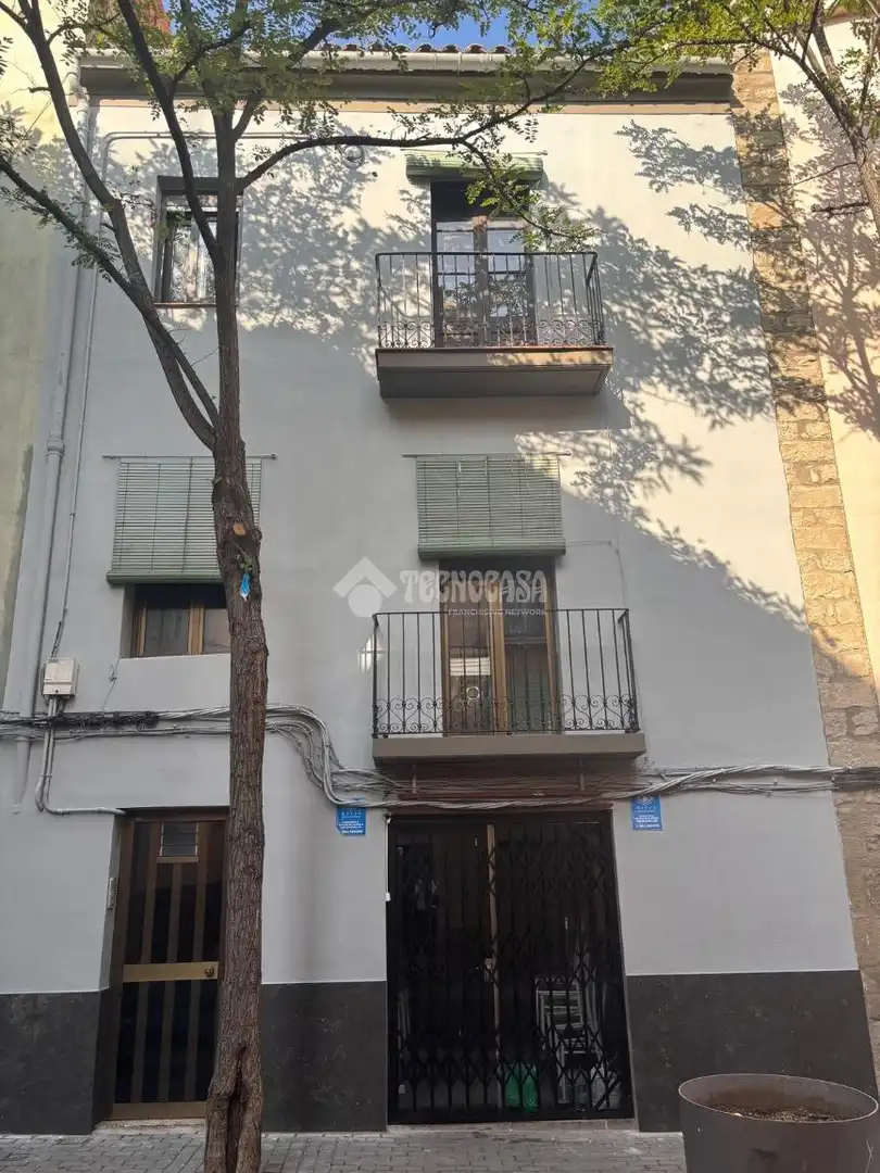 Vista exterior de Piso en venta en Escodines