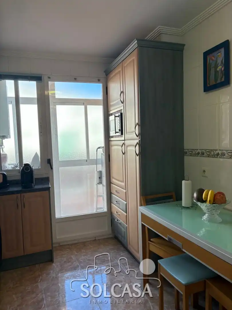 Kitchen of Flat for sale in Cistérniga  with Heating, Furnished and Oven