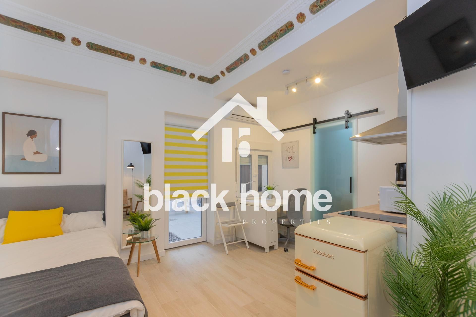 Vista exterior de Loft de alquiler en  Valencia Capital con Aire acondicionado, Calefacción y Jardín privado