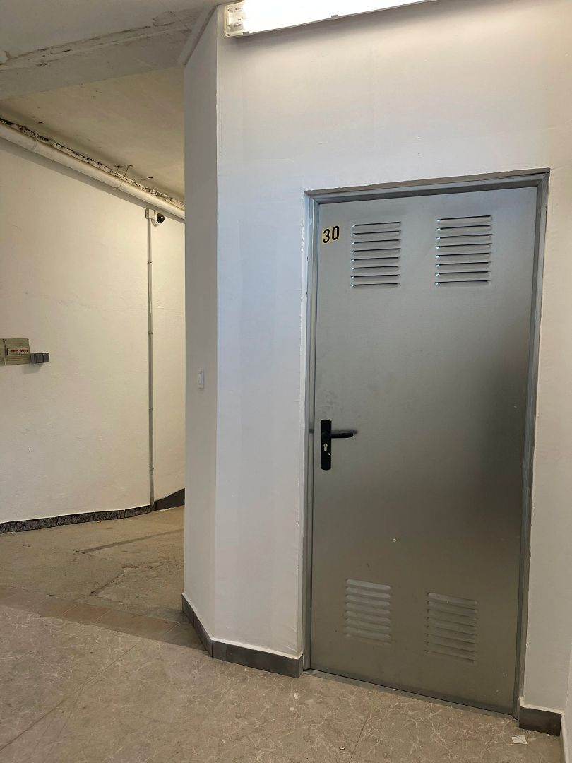 Box room to rent in Plasencia