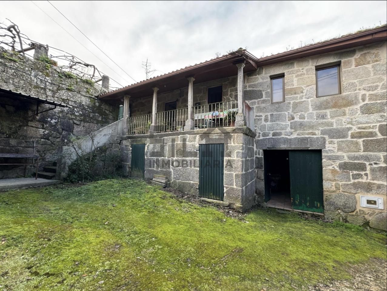 Vista exterior de Casa o xalet en venda en San Amaro amb Jardí privat, Traster i Piscina
