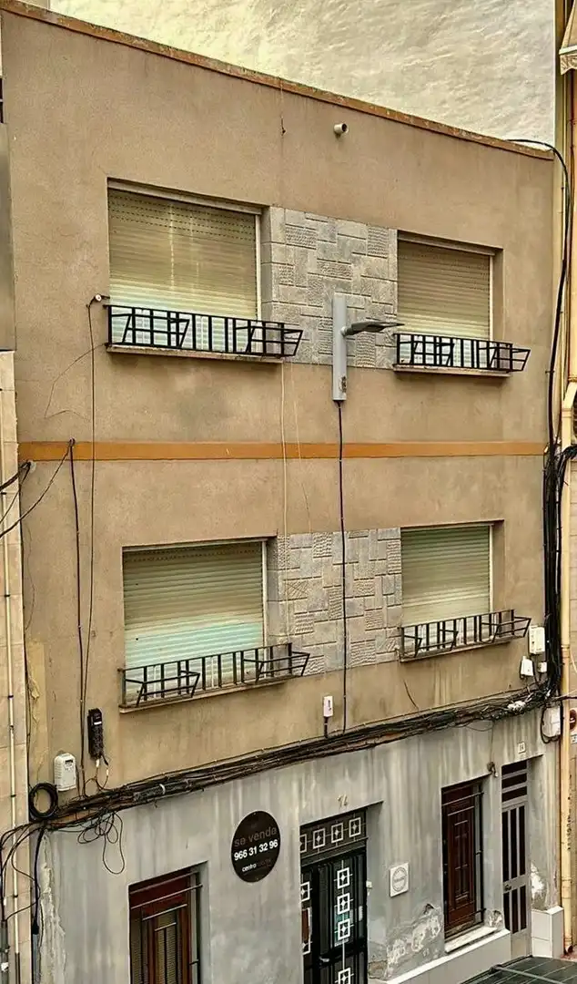 Vista exterior de Edificio en venta en Elda