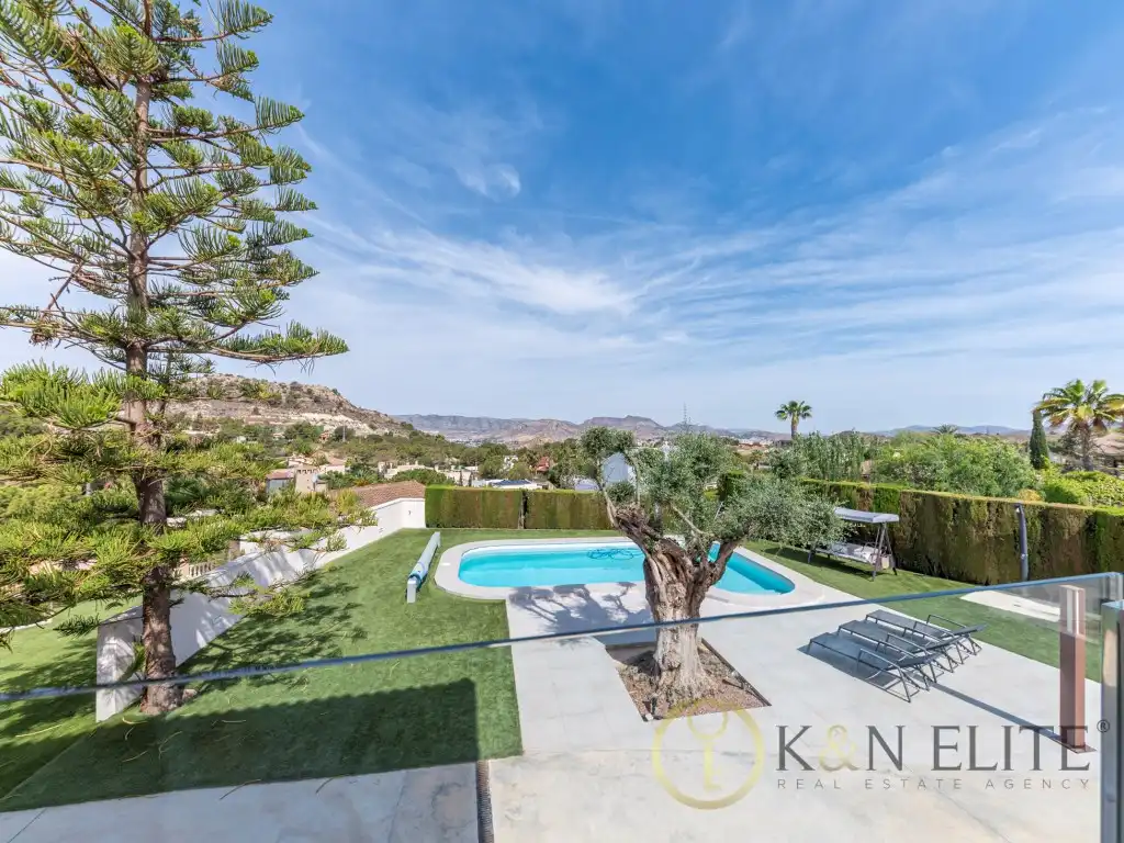 Vista exterior de Casa o chalet en venta en Petrer con Aire acondicionado, Jardín privado y Piscina