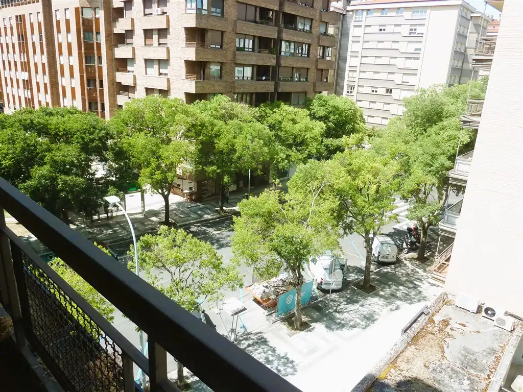 Vista exterior de Piso de alquiler en  Pamplona / Iruña con Calefacción, Parquet y Terraza