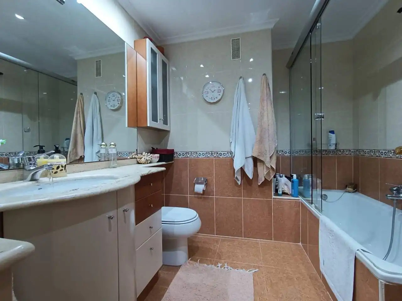 Badezimmer von Wohnung zum Verkauf in Burgos mit Heizung, Parkett und Terrasse