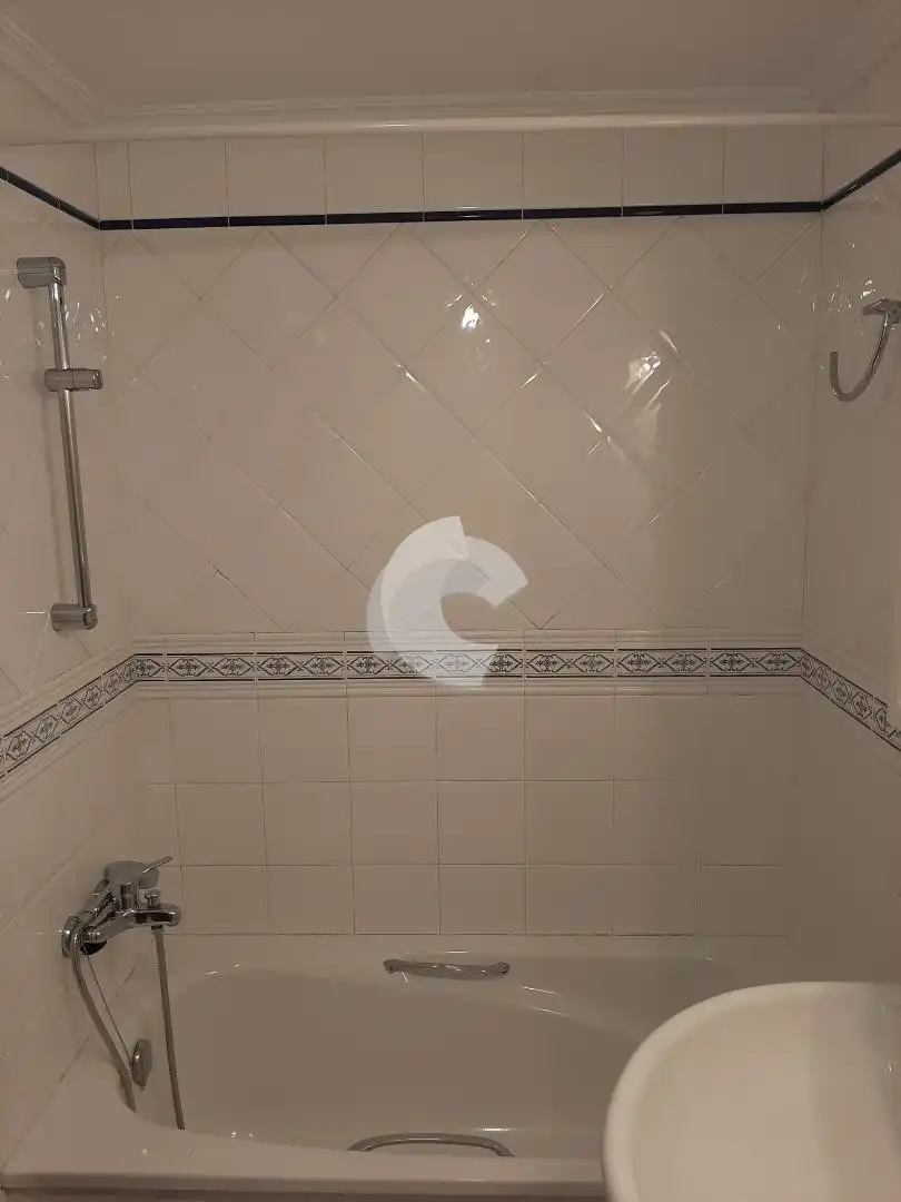 Baño de Piso de alquiler en A Coruña Capital  con Calefacción, Parquet y Trastero