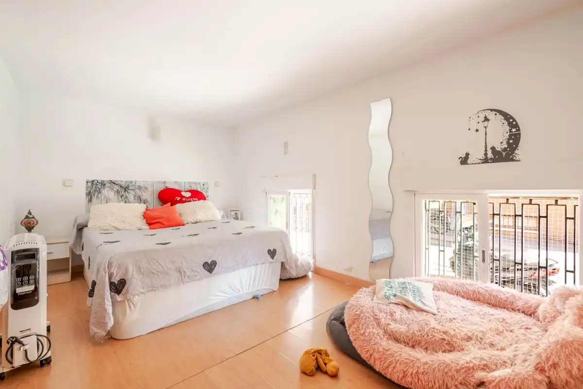 Dormitori de Planta baixa en venda en Madrid amb Calefacció, Terrassa i Balcó