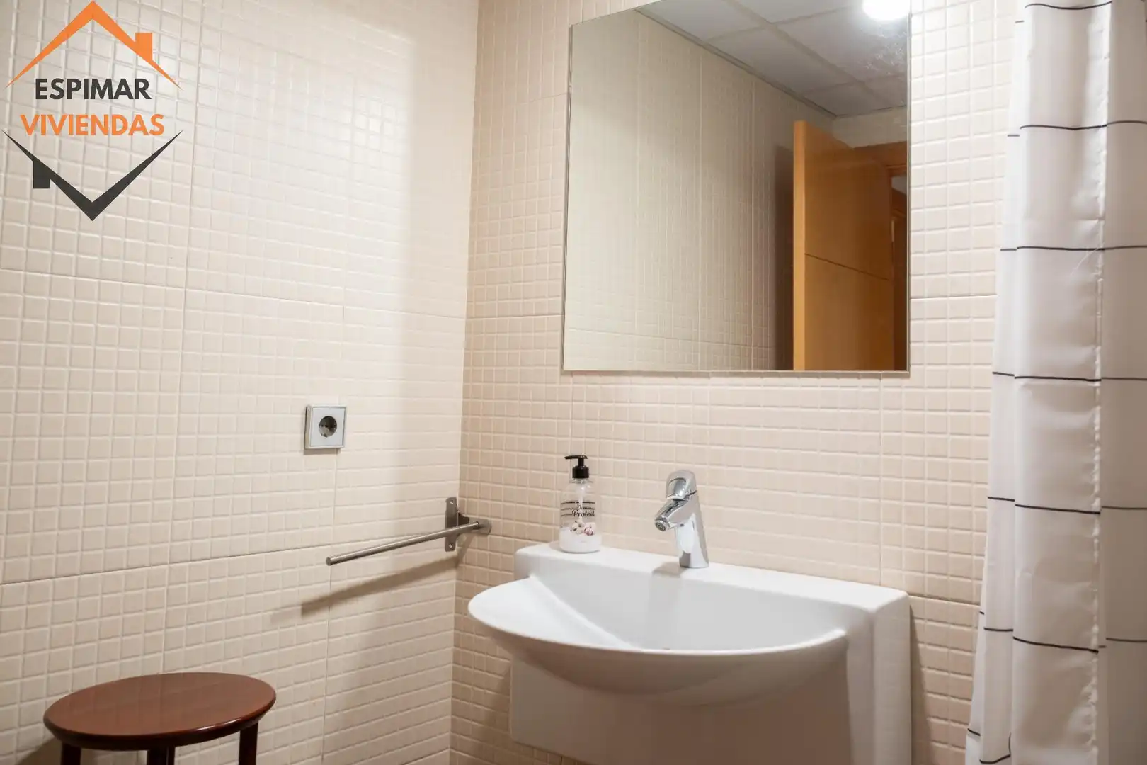 Bathroom of Houses for sale in Villanueva de Gállego  with Air Conditioner, Heating and Private garden
