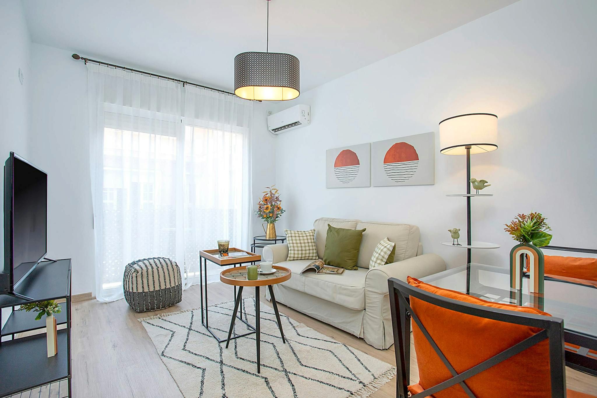 Living room of Flat to rent in  Sevilla Capital  with Air Conditioner, Heating and Washing machine