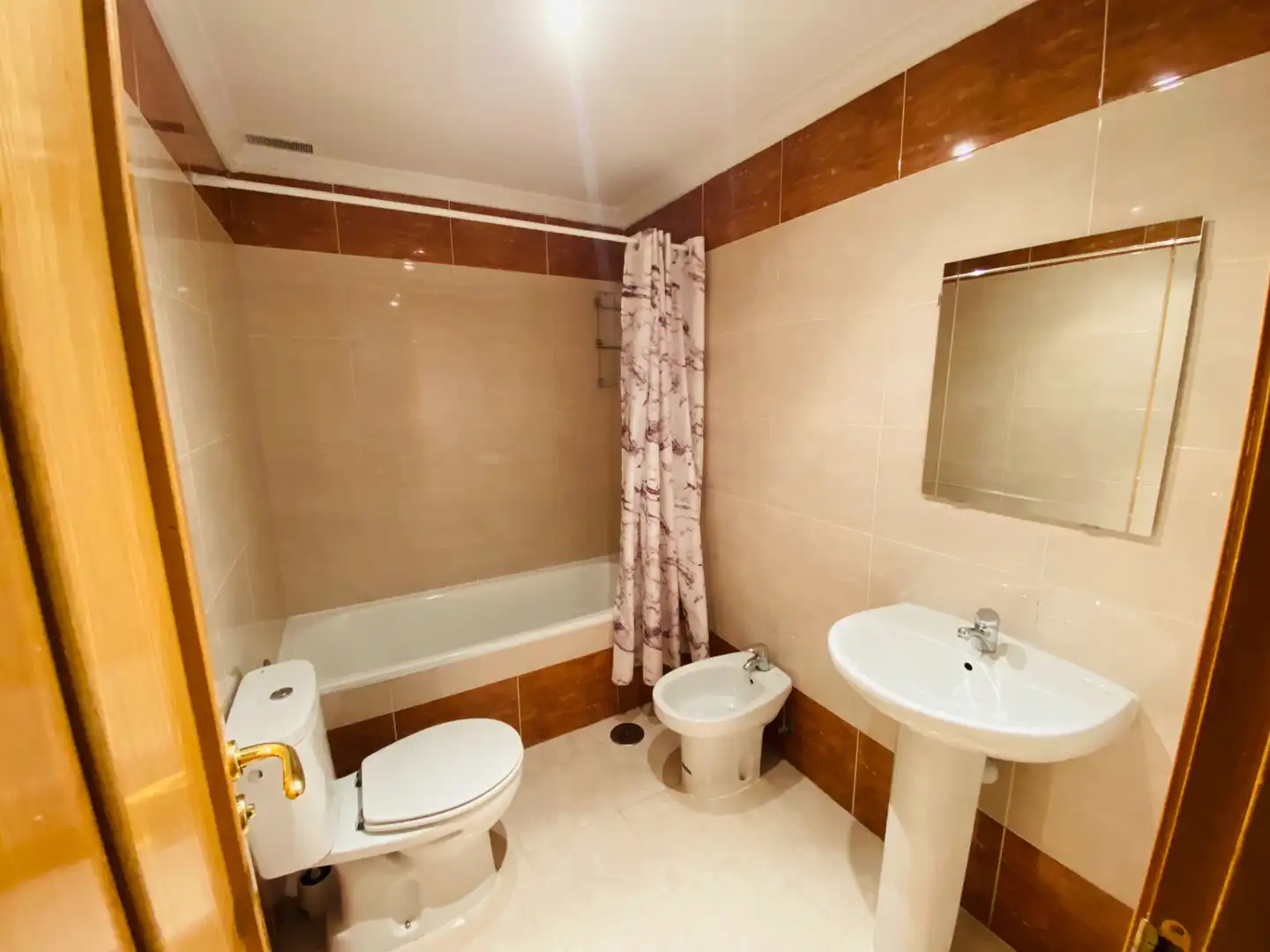Baño de Casa adosada en venta en Navalcarnero con Aire acondicionado, Calefacción y Jardín privado