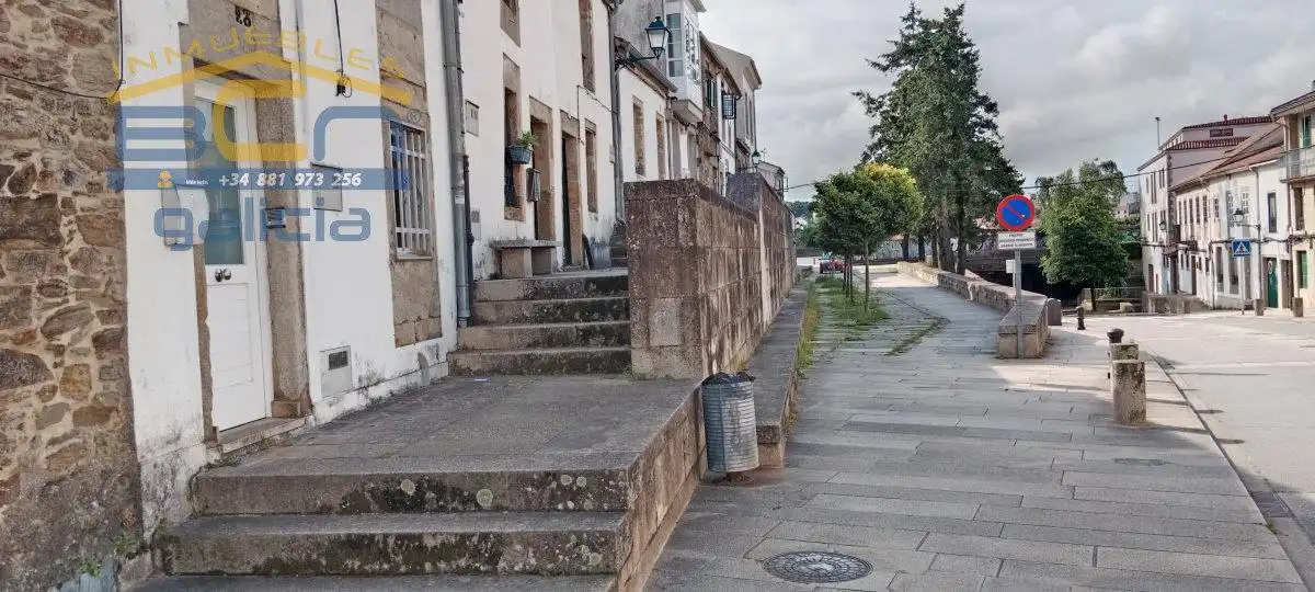 Vista exterior de Casa adosada en venta en Santiago de Compostela 