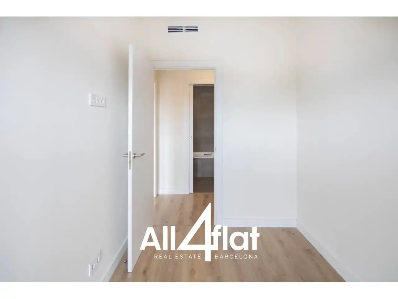 Schlafzimmer von Wohnung zur Miete in Barcelona mit Klimaanlage, Heizung und Parkett