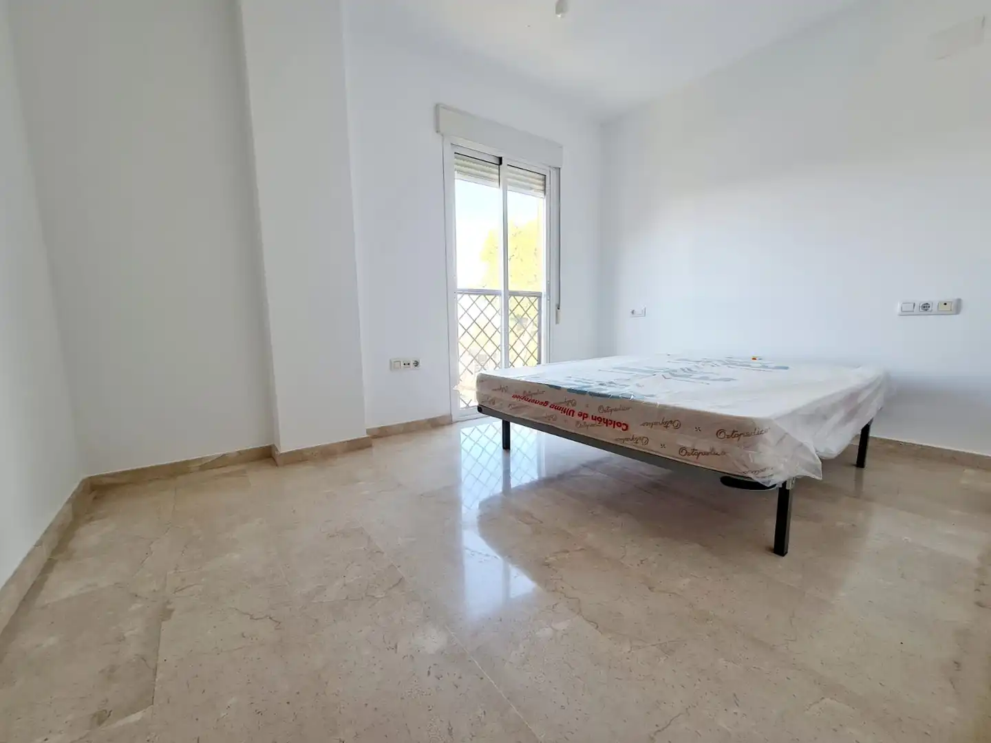 Schlafzimmer von Wohnung zum Verkauf in Láchar