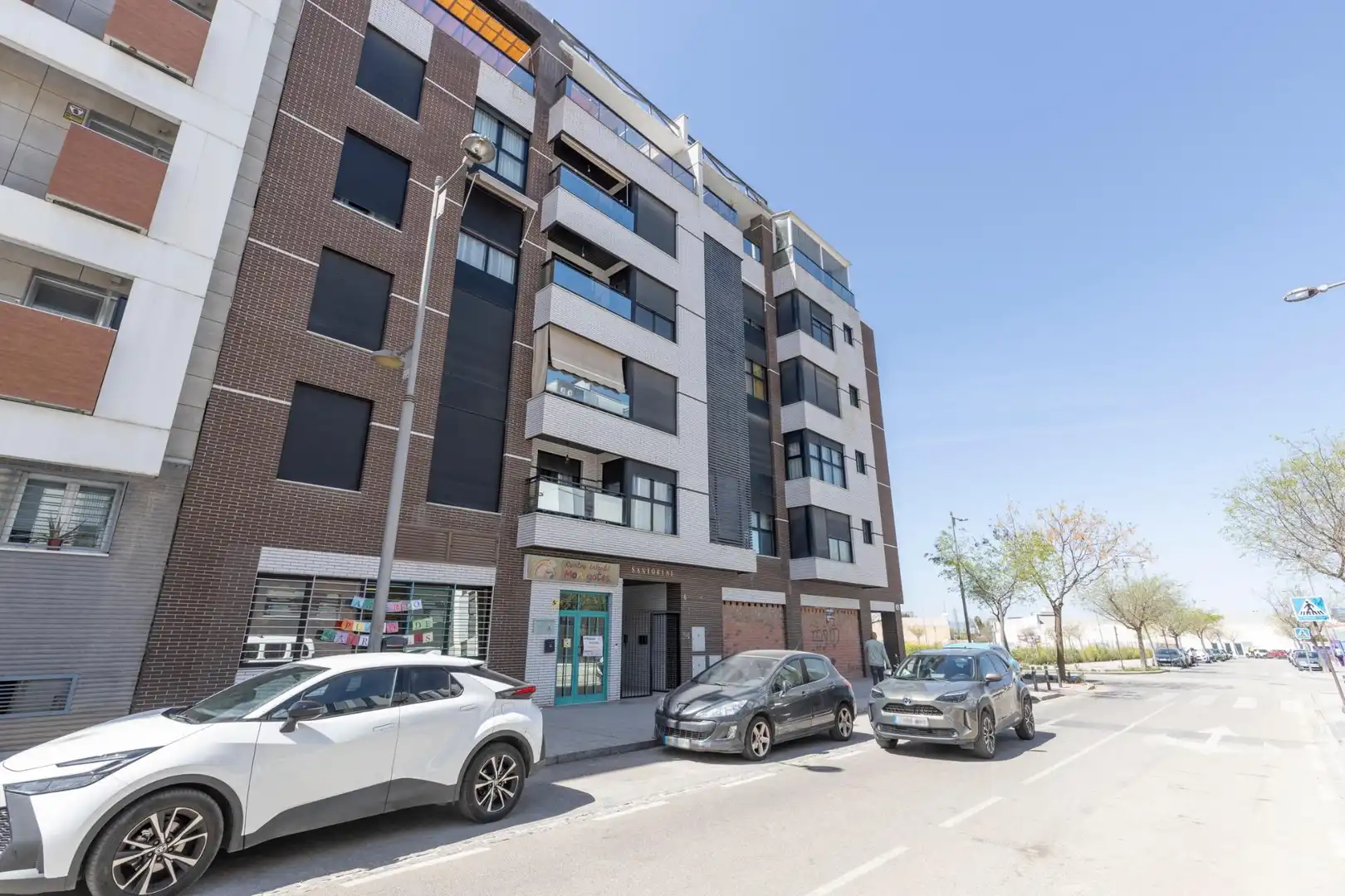 Vista exterior de Piso en venta en Armilla con Aire acondicionado, Calefacción y Piscina comunitaria
