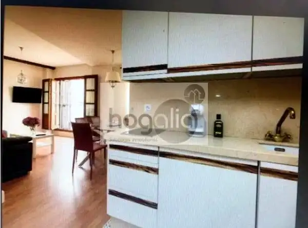 Cocina de Dúplex de alquiler en Sevilla con Aire acondicionado, Terraza y Amueblado