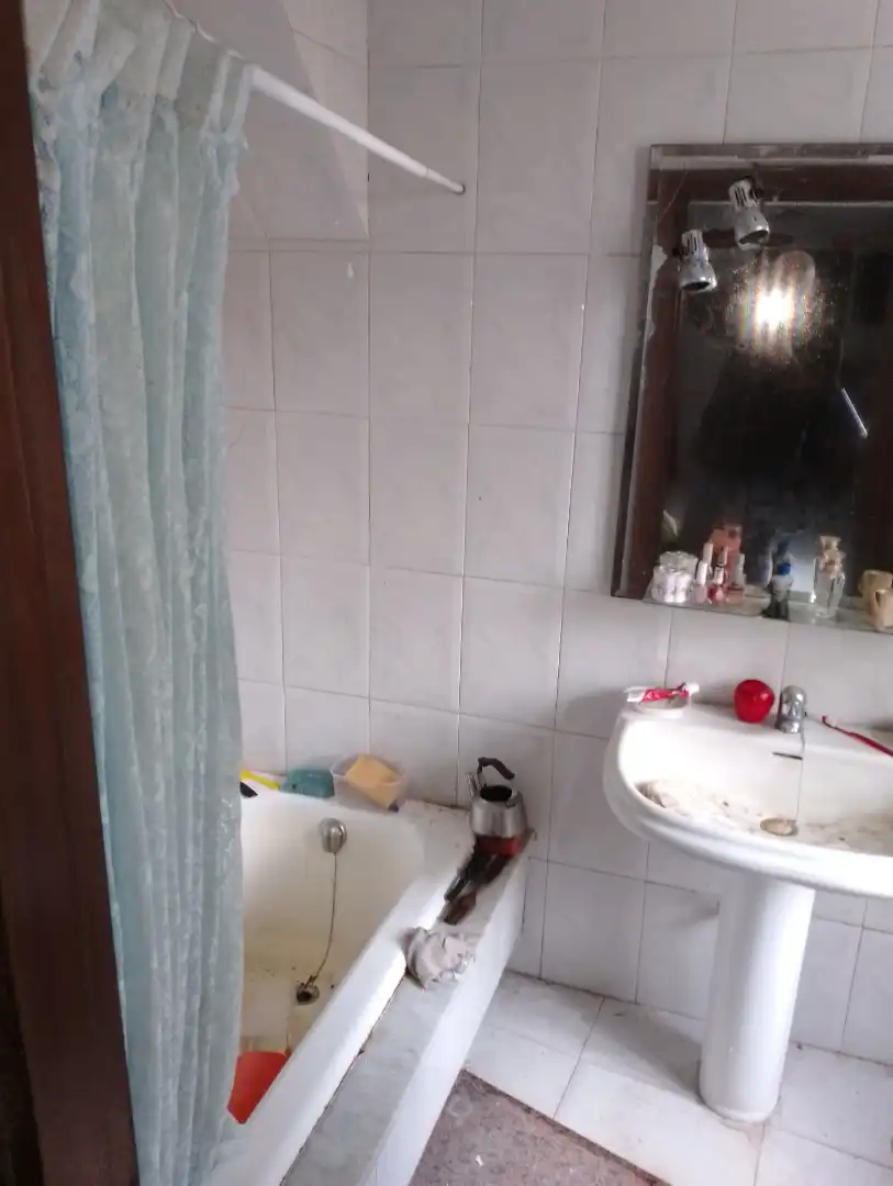Baño de Casa adosada en venta en Ribeira con Jardín privado, Terraza y Amueblado