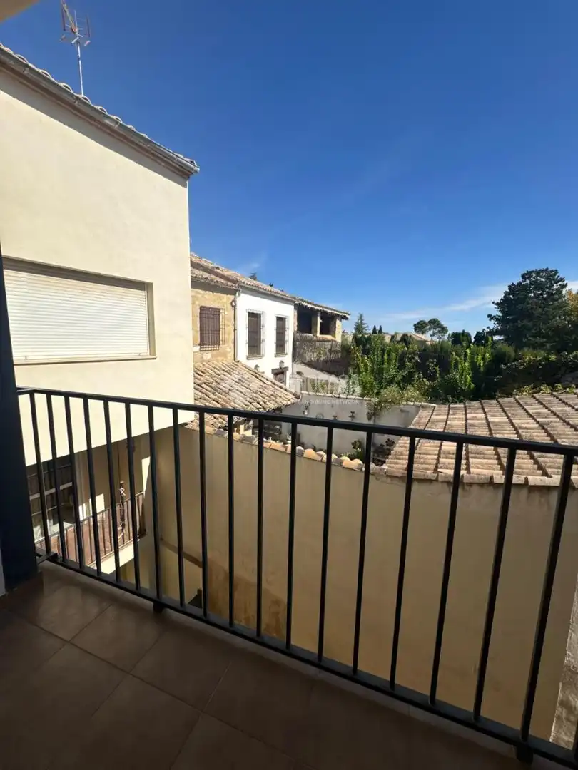 Vista exterior de Dúplex en venda en Baeza amb Aire condicionat, Calefacció i Moblat