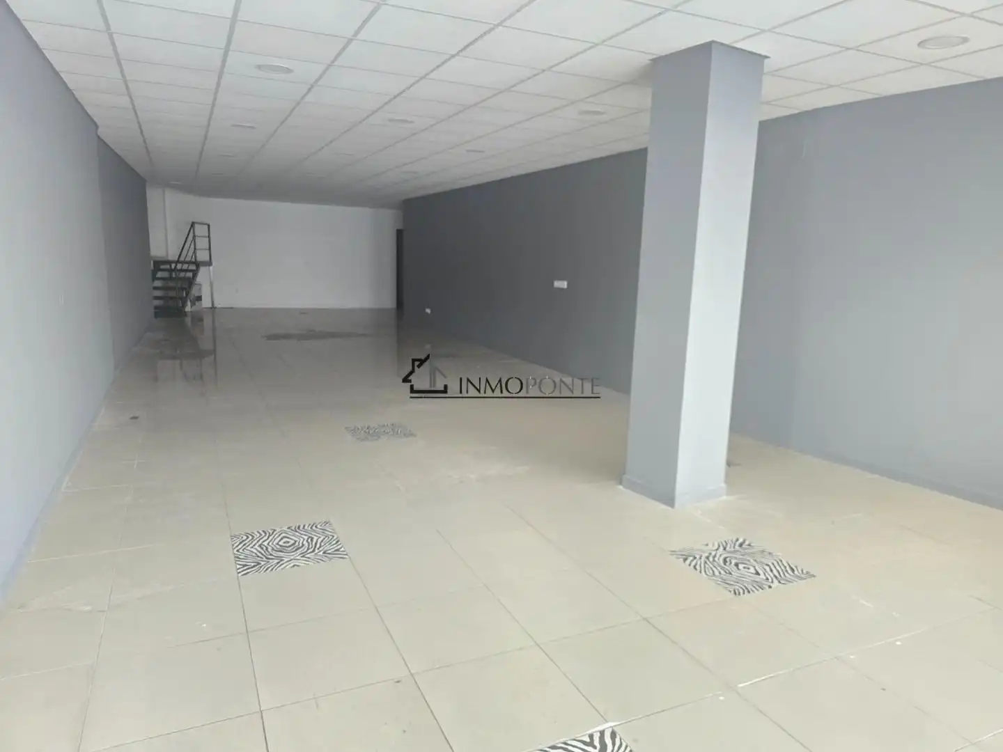 Business premises for sale in Zona Fernández Ladreda, imagen 2