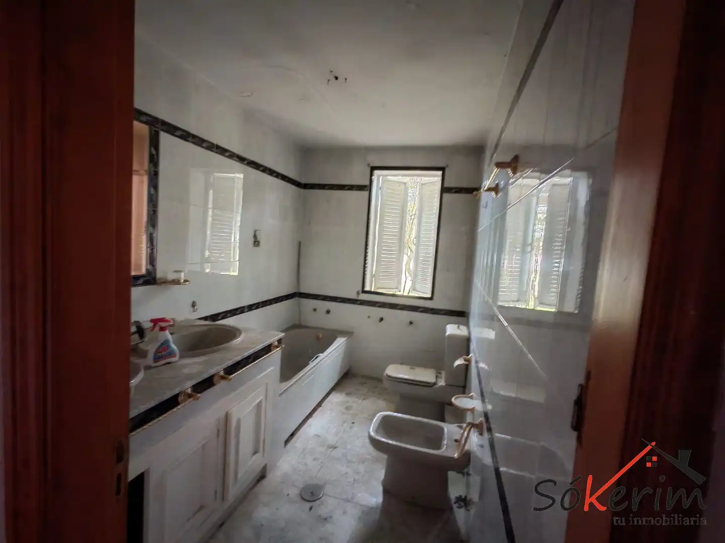 Baño de Piso en venta en San Román de los Montes con Calefacción, Jardín privado y Terraza