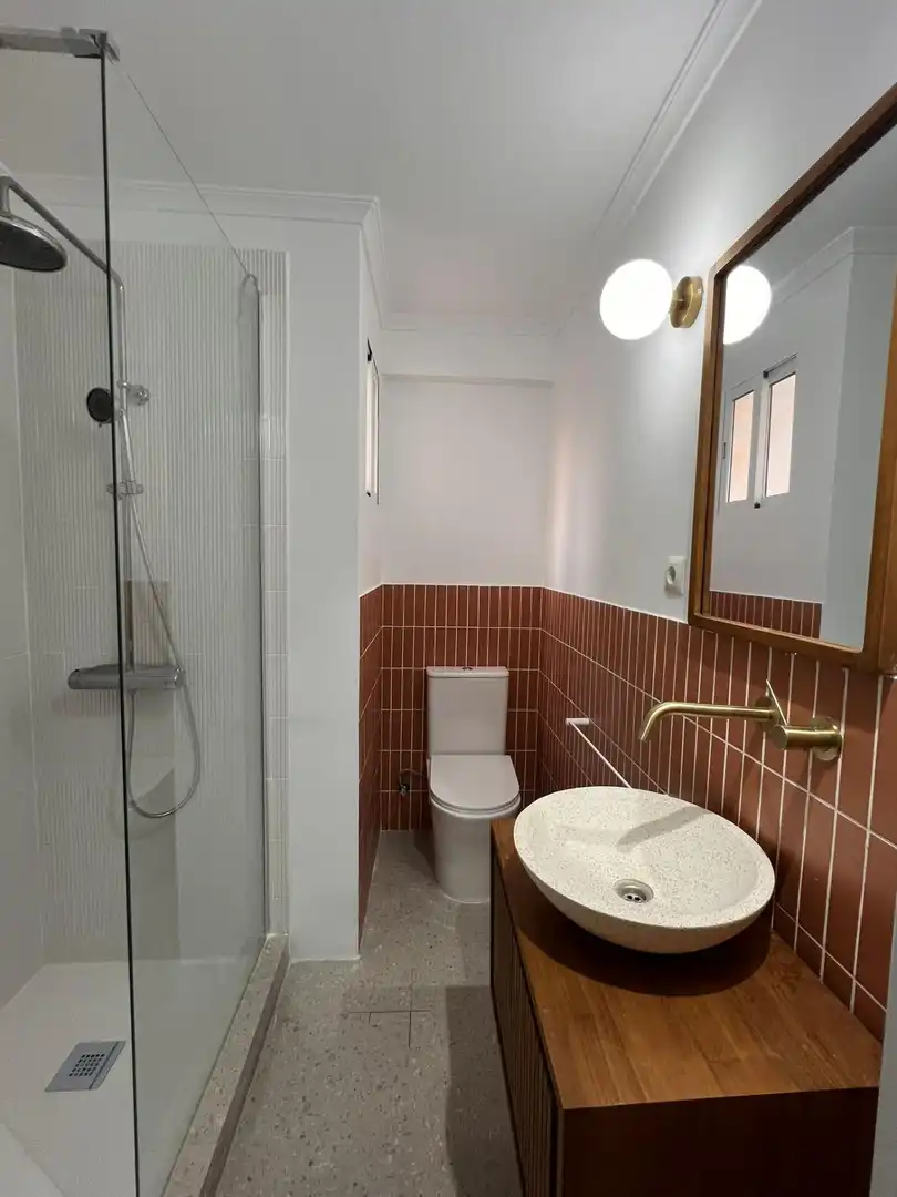 Badezimmer von Erdgeschoss zur Miete in Alicante / Alacant mit Möbliert