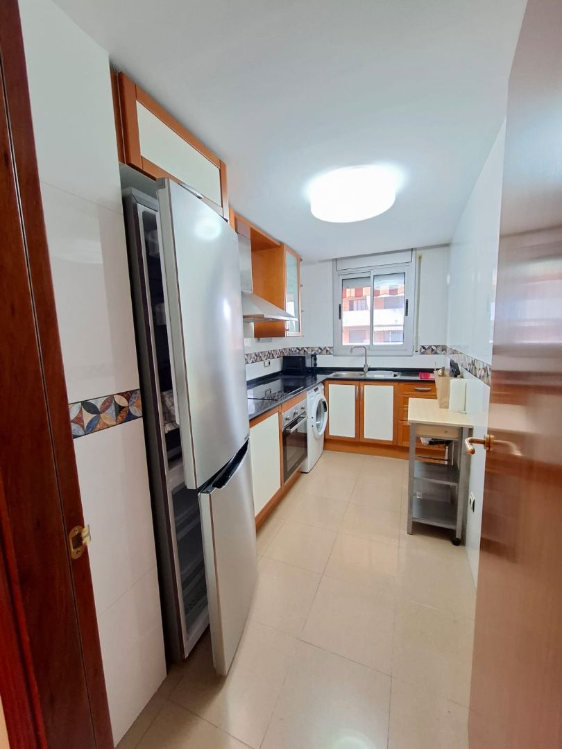 Cocina de Piso de alquiler en  Tarragona Capital con Aire acondicionado, Parquet y Amueblado