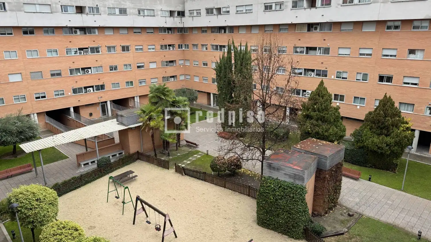 Aparcament de Pis en venda en Madrid amb Calefacció, Jardí privat i Parquet
