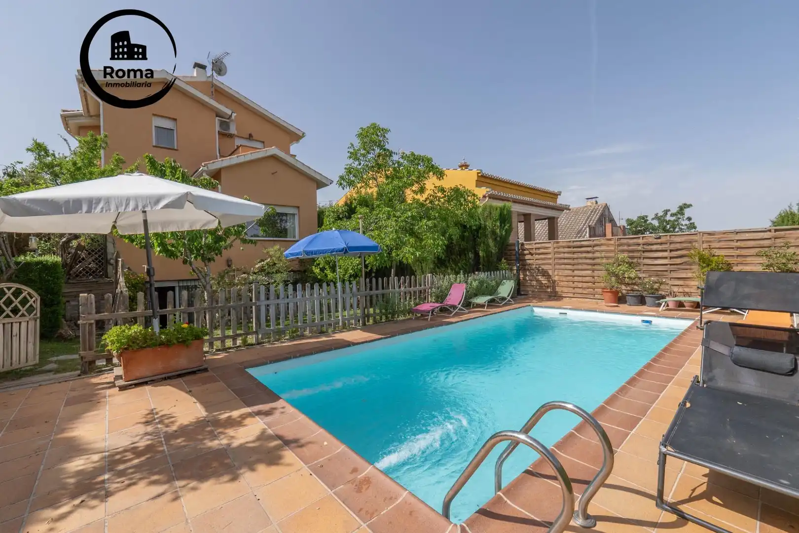Piscina de Casa o xalet en venda en La Zubia amb Aire condicionat, Calefacció i Jardí privat