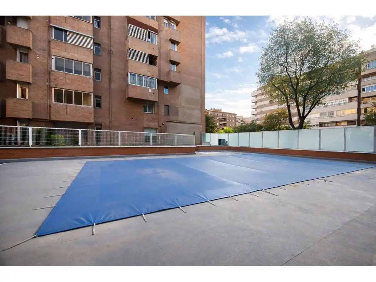 Schwimmbecken von Wohnung zum Verkauf in  Madrid Capital mit Klimaanlage, Heizung und Abstellraum