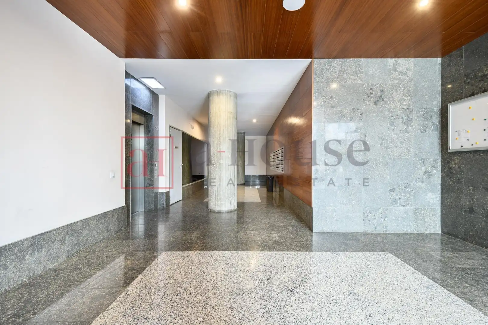 Flat for sale in Barcelona  with Air Conditioner, Heating and Terrace
