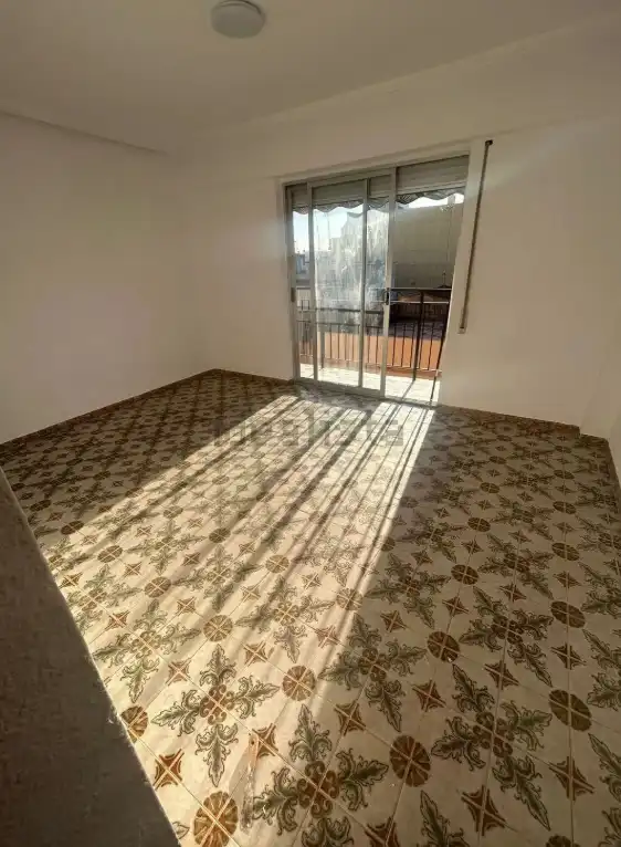 Terraza de Piso en venta en Paterna con Horno y Balcón