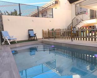 Piscina de Casa adosada en venda en Cúllar Vega amb Calefacció, Traster i Piscina