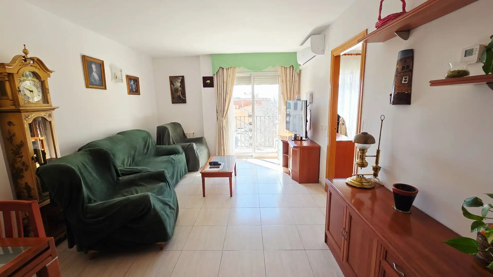 Living room of Flat for sale in Calafell  with Air Conditioner, Heating and Storage room