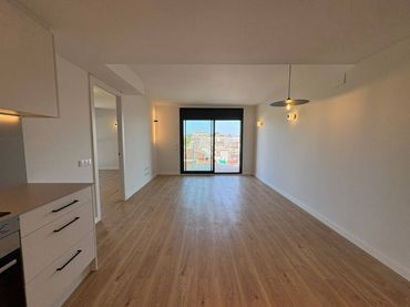 Appartamento con balcone in affitto a Calle Tarragona