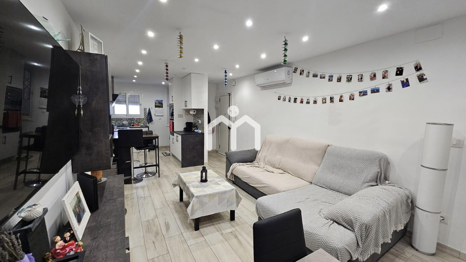 Sala d'estar de Pis en venda en Badalona amb Aire condicionat, Calefacció i Parquet