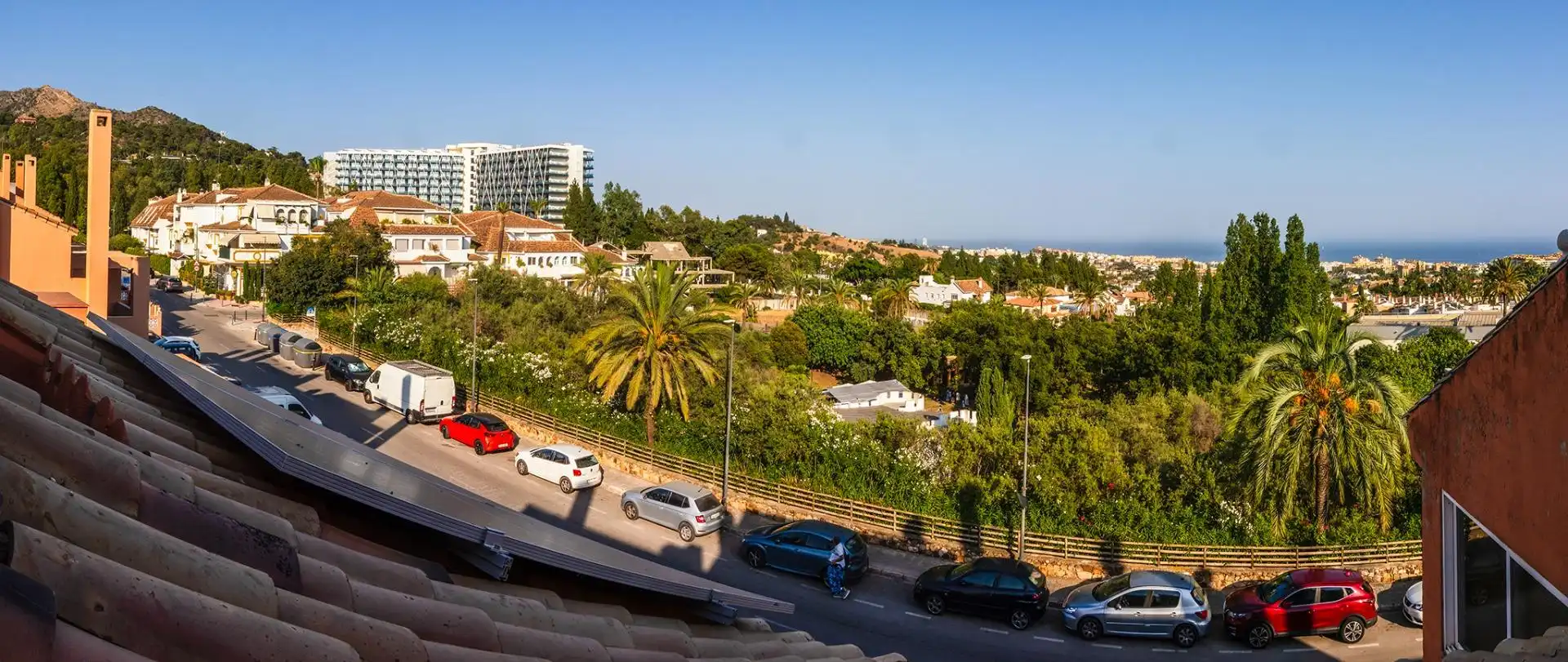 Vista exterior de Casa adosada en venda en Marbella amb Aire condicionat, Terrassa i Moblat