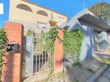 Casa amb balcó en venda a Sant Pere de Vilamajor