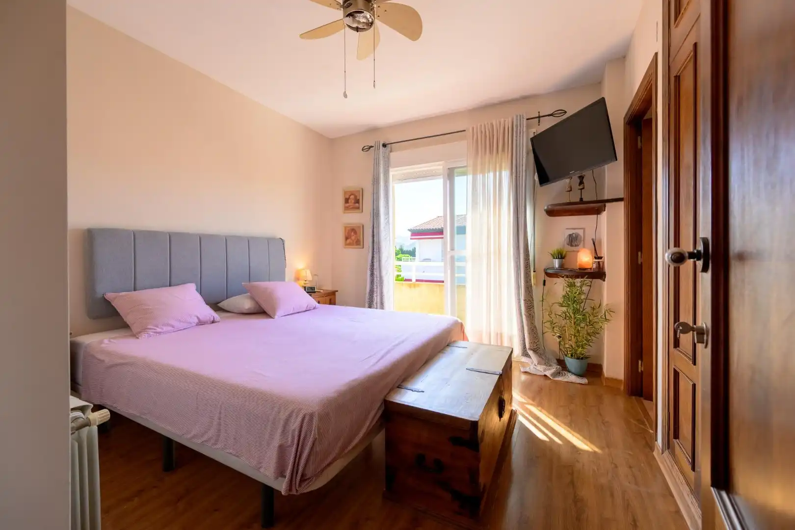 Casa pareada con piscina en venta en Park Nord - Casona, imagen 18