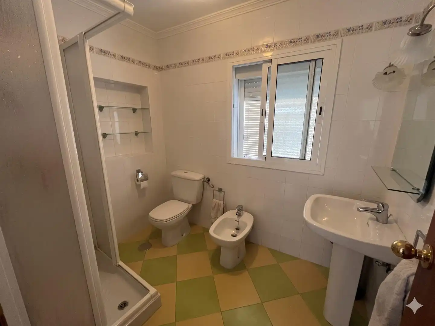 Baño de Casa o chalet en venta en El Pedroso con Terraza y Trastero
