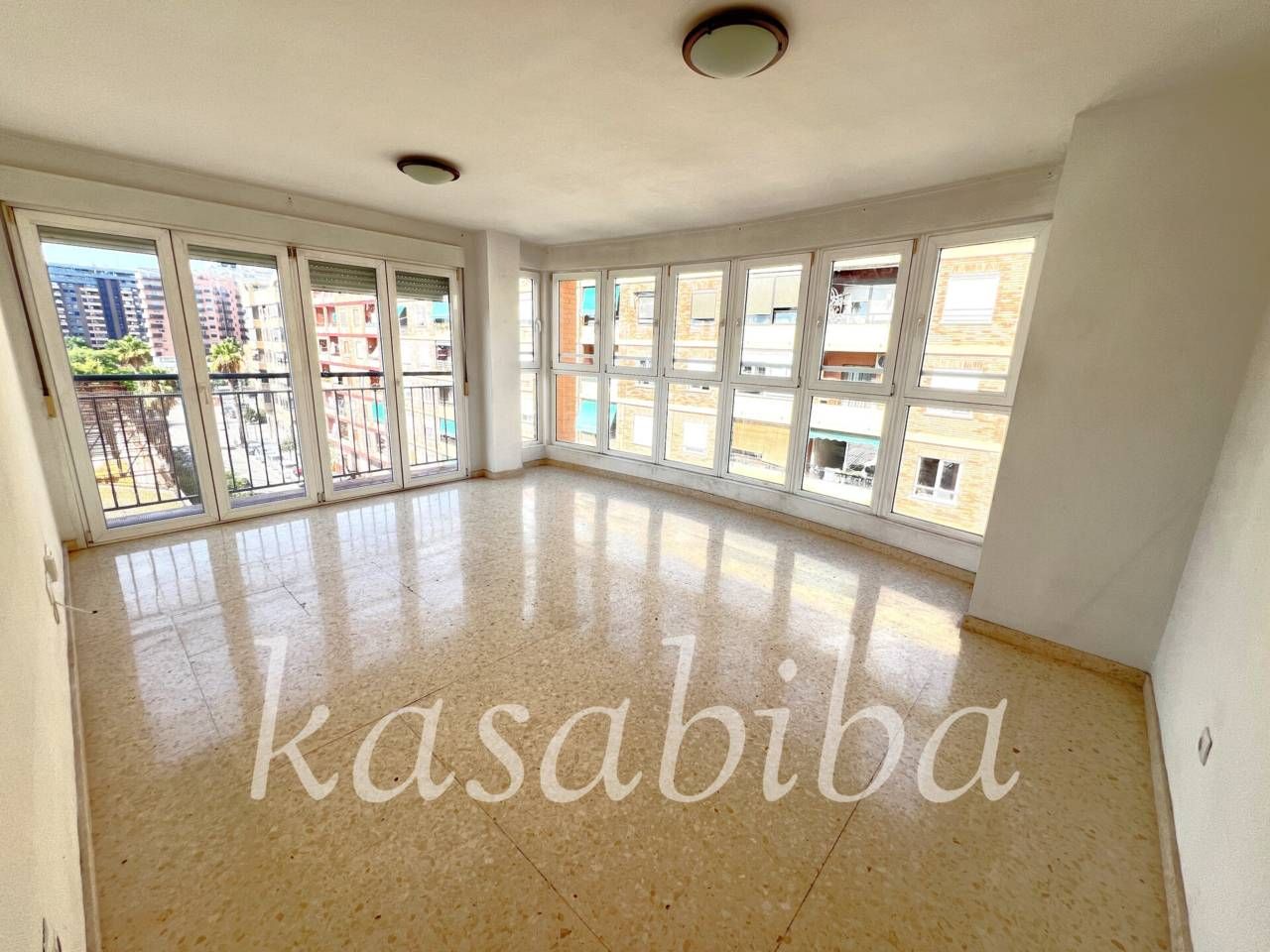 Vista exterior de Piso en venta en  Valencia Capital con Aire acondicionado, Calefacción y Trastero
