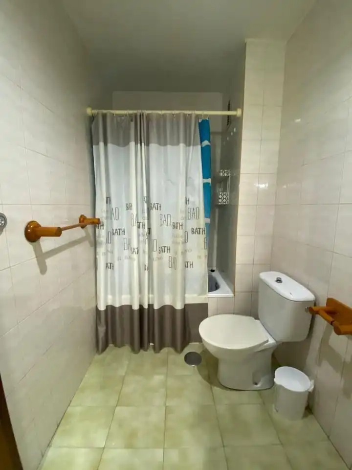 Bathroom of Apartments for rent in León Capital   with Heating, Parquet flooring and Furnished