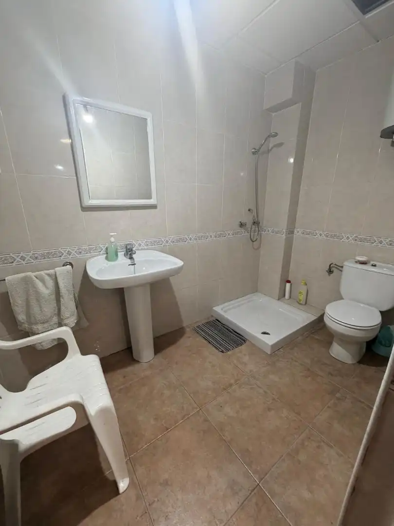 Bany de Casa o xalet en venda en Casasimarro amb Terrassa, Traster i Moblat